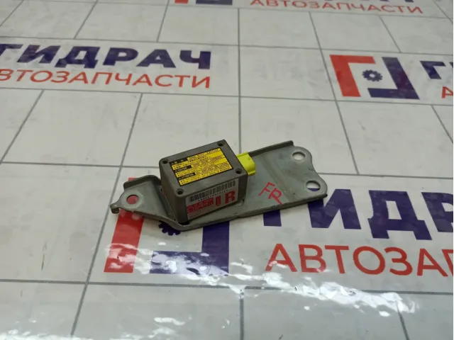 Датчик AIR BAG передний правый Lexus IS 8986053030
