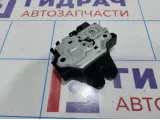 Замок багажника Lexus IS250 (XE30) 64600-53080