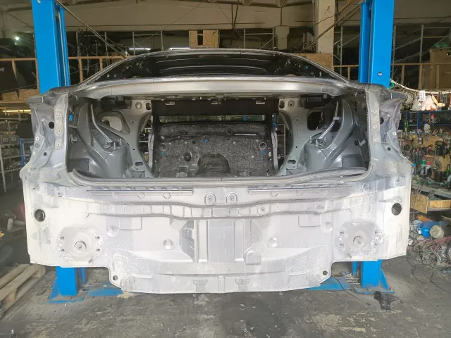 Панель задняя Lexus IS250 (XE30)