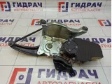 Механизм подъема двери багажника Lexus LX570 (J200) 68910-69028