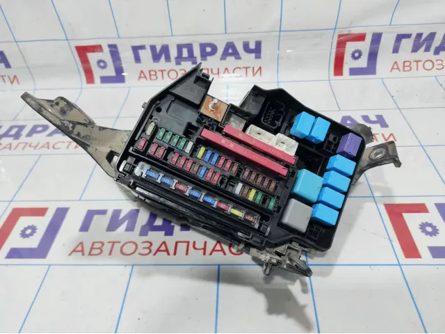 Блок предохранителей Lexus RX270 (AL10) 82720-48100