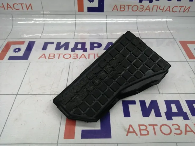 Накладка (кузов внутри) под ногу водителя Lifan Solano B8206000