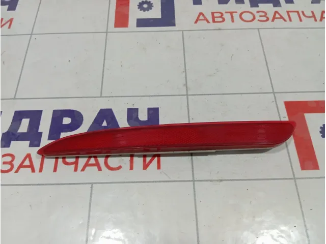 Отражатель в бампер задний Mazda 3