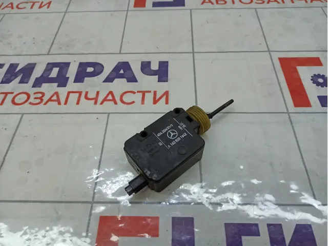 Активатор замка крышки бензобака Mercedes-Benz M-класс A1638201642