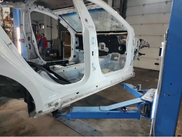 Порог со стойкой правый Mercedes-Benz CLA 200 (C117) .