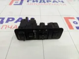 Блок кнопок Mitsubishi Carisma MR240907