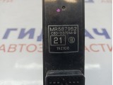Блок управления стеклоподъемниками Mitsubishi L200 MR587952.