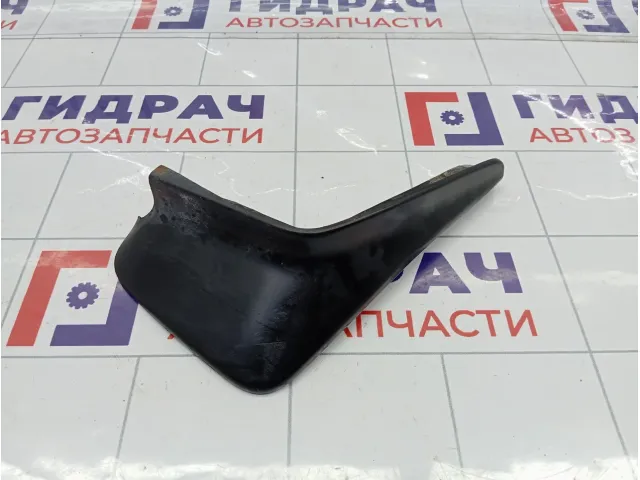Брызговик передний правый Mitsubishi Lancer MR533434