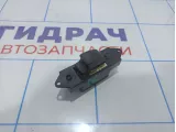 Кнопка стеклоподъемника Mitsubishi Lancer X (CY) MR587944