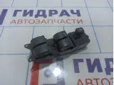 Блок управления стеклоподъемниками Mitsubishi Lancer X (CY) 8608A221