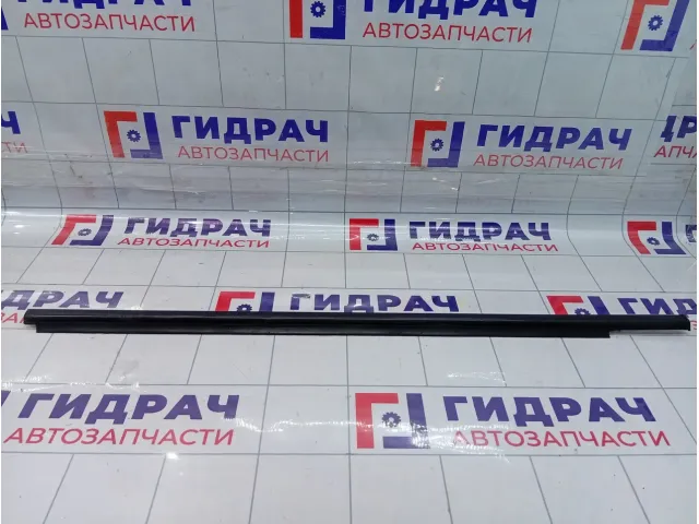 Накладка стекла двери передней правой Mitsubishi Outlander 5727A008