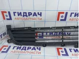 Решетка в бампер центральная Mitsubishi Outlander (GF) 6402A233