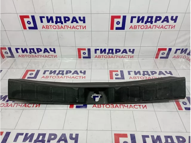 Обшивка багажника на заднюю панель Mitsubishi Outlander (GF) 7240A199XA