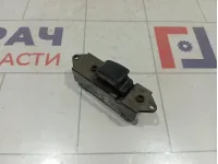 Кнопка стеклоподъемника передняя правая Mitsubishi Pajero Sport MR587955