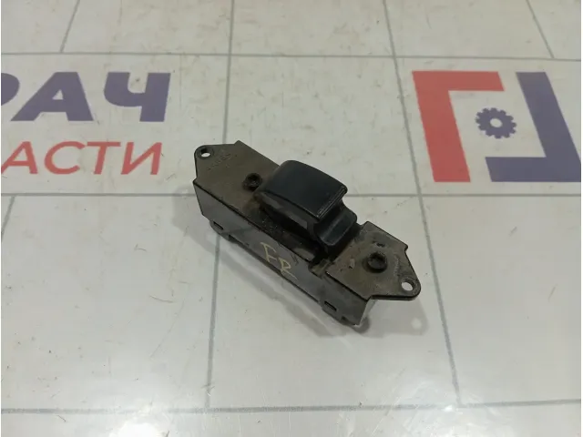 Кнопка стеклоподъемника передняя правая Mitsubishi Pajero Sport MR587955