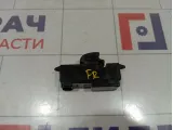 Кнопка стеклоподъемника передняя правая Mitsubishi Pajero Sport MR587955