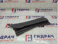 Решетка стеклоочистителя правая Mitsubishi Pajero Sport MN117710