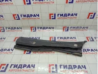 Решетка стеклоочистителя левая Mitsubishi Pajero Sport MN117709