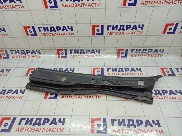 Решетка стеклоочистителя левая Mitsubishi Pajero Sport MN117709