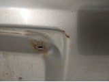 Дверь багажника Nissan X-Trail K010MES6MA. Дефект, вмятина.