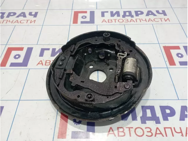 Щит опорный задний левый Nissan Almera (G15) 44030-00Q0G