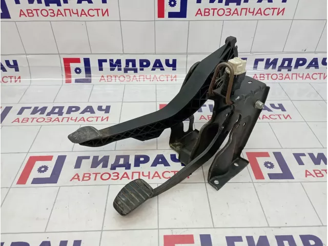 Блок педалей Nissan Almera (G15) 46510-00Q1A