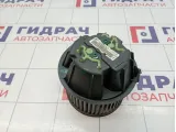 Моторчик отопителя Nissan Almera (G15)