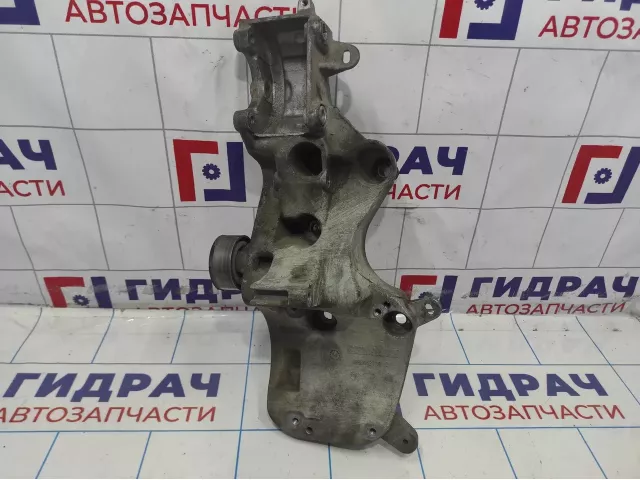 Кронштейн генератора Nissan Almera (G15) 11710-00Q0A