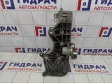 Кронштейн генератора Nissan Almera (G15) 11710-00Q0A