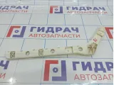 Направляющая заднего бампера левая Nissan Almera (G15) 85227-EW800