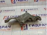 Кронштейн генератора Nissan Almera (G15) 688304373R.