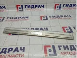 Накладка порога переднего правого внутренняя Nissan Almera (N16) 769B0-BM700