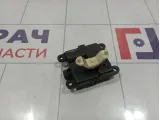 Моторчик заслонки отопителя Nissan Almera (N16)