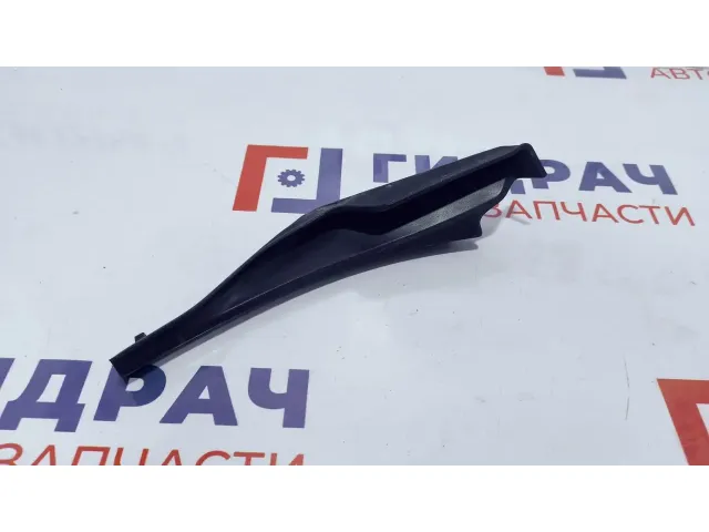 Уголок решетки под дворники правый Nissan Leaf 66894-3NC0A.