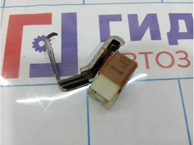 Реле вентилятора Nissan Primera (P12) 25230-79964