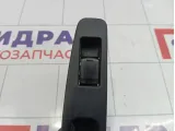 Кнопка стеклоподъемника задняя левая Nissan Qashqai (J10) 25411-JD000