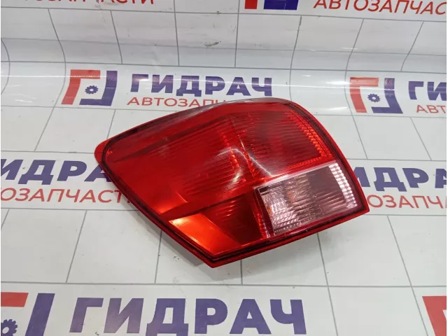 Фонарь задний наружный левый Nissan Qashqai (J10) 26555-JD000