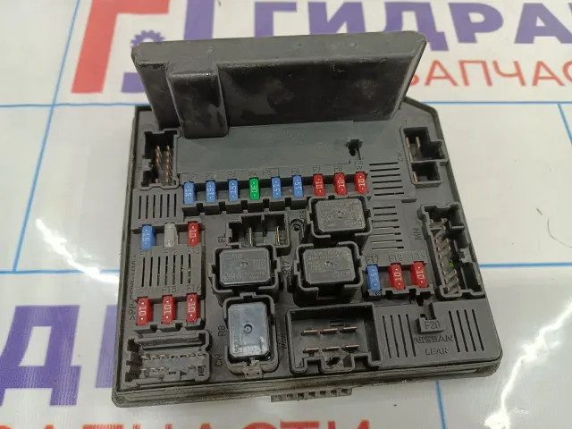 Блок предохранителей Nissan Qashqai (J10) 284B7-JD01A.