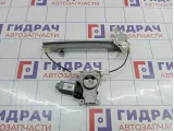 Стеклоподъемник электрический задний левый Nissan Qashqai (J10) 82701-JD400