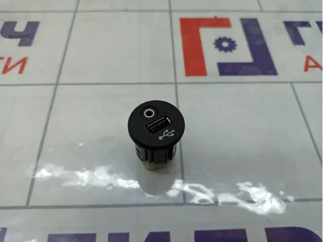 Разъем USB AUX Nissan Qashqai 28023BH00A