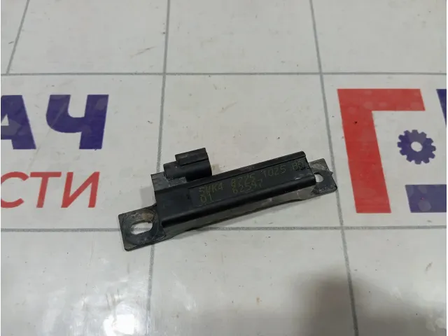 Антенна Nissan Teana 5WK487751025AD