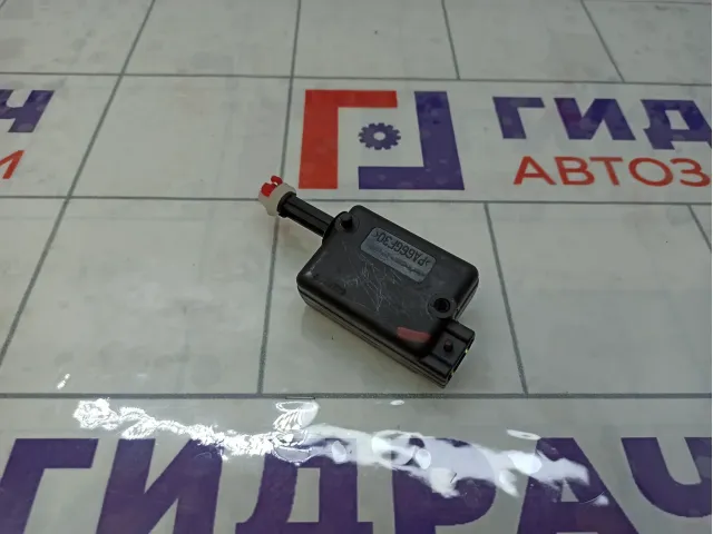 Активатор замка багажника Nissan Terrano 9055000QAA