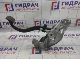 Педаль тормоза Opel Astra (H) 5560327