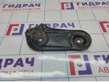 Кронштейн передней балки левый Opel Astra GTC (J) 13266387