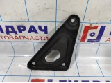 Кронштейн передней балки правый Opel Astra H 90498747.