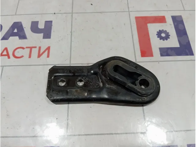 Кронштейн радиатора правый Opel Astra (H) 13153540