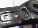 Кронштейн радиатора правый Opel Astra (H) 13153540
