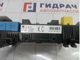 Блок предохранителей Opel Astra (H) 94700787
