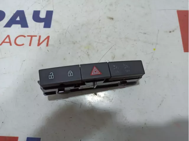 Кнопка аварийной сигнализации Opel Astra (J) 13311979.