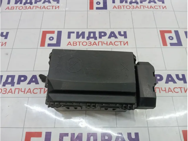 Блок предохранителей Opel Astra (J) 13343982